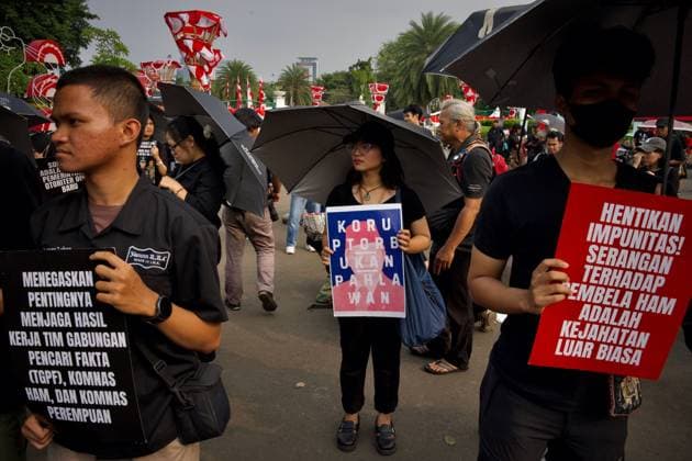 August 20, 2026, Jakarta, Indonesia: JAKARTA, INDONESIA, AUGUST 20, 2026: Human rights activists take part in the 921st Kamisan protest across from the Merdeka Palace in Jakarta. The weekly Thursday demonstration was held to mark World Humanitarian Day under the theme, Ã¢â‚¬oeThe State Must Protect Its People, Not Silence the PeopleÃ¢â‚¬â ¢s Voices! Jakarta Indonesia  - ZUMAq101 20260820_zna_q101_079 Copyright: xEdsahxSetiawanx