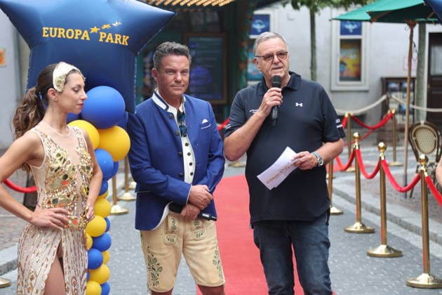 Stefan Mross und Roland Mack bei der Ehrung von Stefan Mross mit einem Stern auf dem Walk of Fame des Europa-Parks im Europa-Park Rust. Rust, 20.08.2026 *** Stefan Mross and Roland Mack at the ceremony honoring Stefan Mross with a star on the Europa-Park Walk of Fame at Europa-Park Rust, Rust, August 20, 2026 Copyright: xAgenturxMatthiasxWehnertx xM.xGränzdörferx