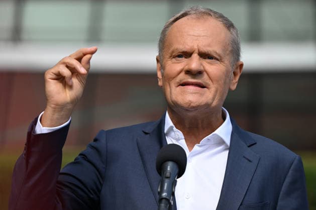 Polish Prime Minister Tusk announces tourist tax reform during Krakow mayoral endorsement KRAKOW, POLAND - AUGUST 20: Polish Prime Minister Donald Tusk addresses the media during a joint press briefing with Civic Coalition (KO) Senator Monika Piatkowska outside the ICE Krakow Congress Centre in Krakow, Poland, on August 20, 2026. Tusk officially endorsed Piatkowska’s snap mayoral bid under the civic ballot committee Beyond Divisions and announced a major legislative policy shift under which 100 percent of revenues from the upcoming national tourist-compensatory fee will go directly to municipal budgets rather than being shared with the central government. Artur Widak Anadolu Krakow Poland. Editorial use only. Please get in touch for any  Copyright: x2026xAnadoluxArturxWidakx