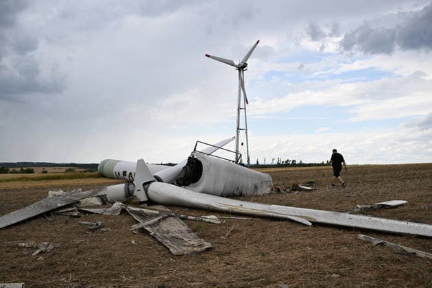 A 30-metre-tall wind turbine collapsed near Potstat in northern Moravia, Czech Republic, on August 20, 2026, and nobody was injured due to it. The Potstat wind turbine was one of the oldest wind power plants in Czechia, it was more than 25 years old. As far as it is known, this is the first time a wind turbine has fallen in the country. (CTKxPhoto LudekxPerina) CTKPhotoP2026082005167  CTKPhotoP2026082005167