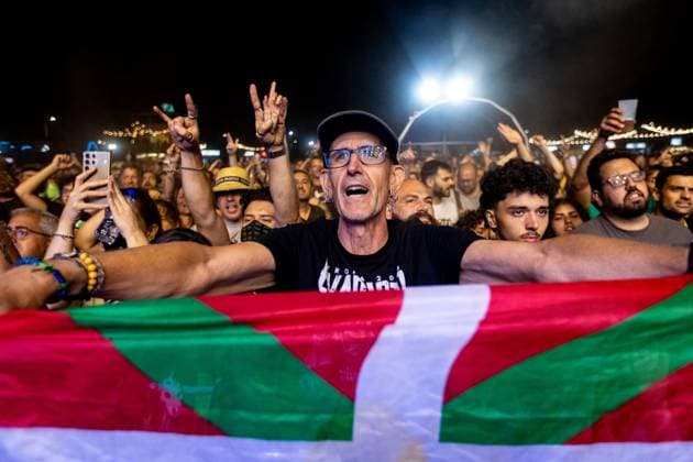 August 20, 2026, Vilar De Mouros, Viana Do Castelo, Portugal: Festival goers hold a Basque flag while attending the second day of the Vilar de Mouros Festival during the final show of the Dropkick Murphys tour. Vilar De Mouros Portugal - ZUMAs197 20260820_aaa_s197_072 Copyright: xDiogoxBaptistax