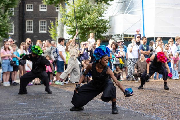 Imagining Animals at the Tower of London, London, UK 20 August 2026 Performers in animal costumes interact with visitors during Imagining Animals at the Tower of London, London, UK, on 20 August 2026. The performance, commissioned and produced by Historic Royal Palaces and created by artistic directors Mervyn Millar and Suzy Willson, uses puppetry, music and movement to reimagine the Tower s history as home to a Royal Menagerie for over 600 years, running until 31 August 2026., Credit:PETE SPELLER Avalon  Copyright: xPETExSPELLERx xAvalonx 1126341810
