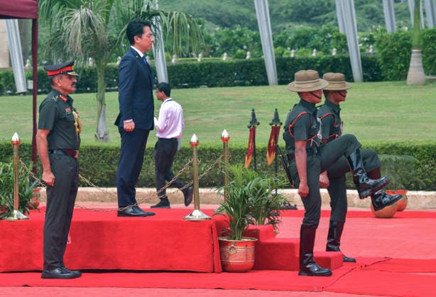 Tri-Services Guard of Honour for Japan s Defence Minister ShinjirÅ Koizumi at Manekshaw Centre New Delhi, Aug 20 (ANI): Japan s Defence Minister ShinjirÅ Koizumi inspects the tri-services Guard of Honour at Manekshaw Centre, in New Delhi on Thursday. NEW DELHI Delhi India Copyright: xANIx ANI_20260820150