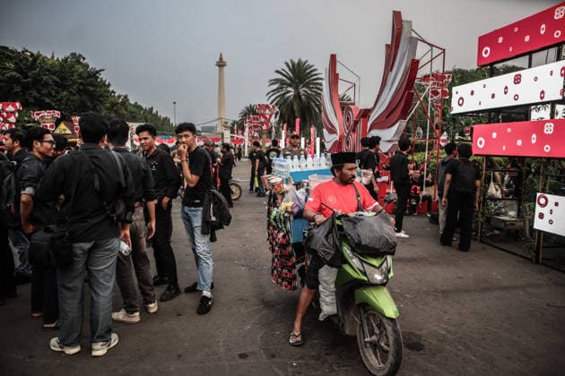 August 20, 2026, Jakarta, Dki Jakarta, Indonesia: JHuman rights activists take part in the 921st Kamisan protest across from the Merdeka Palace in Jakarta. The weekly Thursday demonstration was held to mark World Humanitarian Day. Jakarta Indonesia - ZUMAf198 20260820_zip_f198_002 Copyright: xMuhammadxFebriansyahx