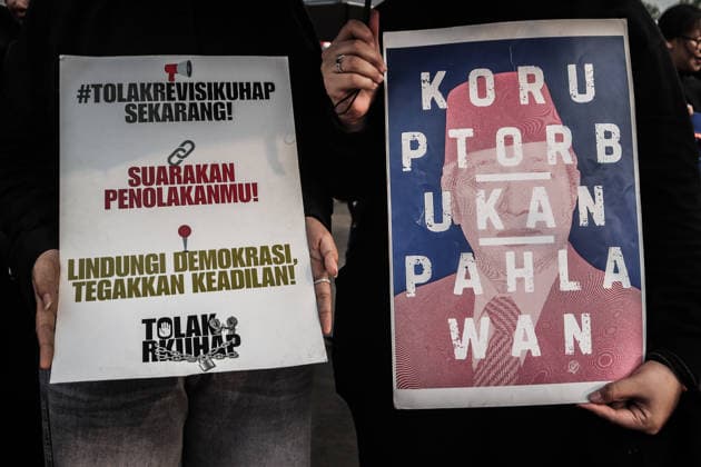 August 20, 2026, Jakarta, Dki Jakarta, Indonesia: JHuman rights activists take part in the 921st Kamisan protest across from the Merdeka Palace in Jakarta. The weekly Thursday demonstration was held to mark World Humanitarian Day. Jakarta Indonesia - ZUMAf198 20260820_zip_f198_020 Copyright: xMuhammadxFebriansyahx