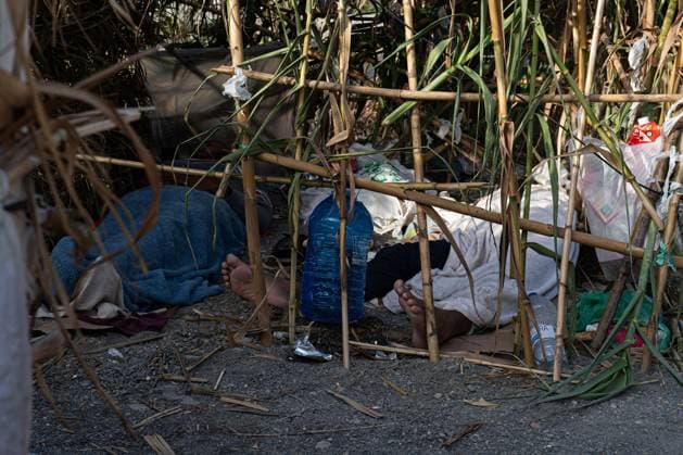 Migrants live in makeshift settlement on Ceuta beach CEUTA, SPAIN, AUGUST 20, 2026: Hundreds of migrants live in a makeshift settlement at Trampolin Beach in Ceuta, using shelters built from reeds, plastic and other discarded materials. Ceuta Spain Copyright: x xClaudioxPalmax xJNAxPressx