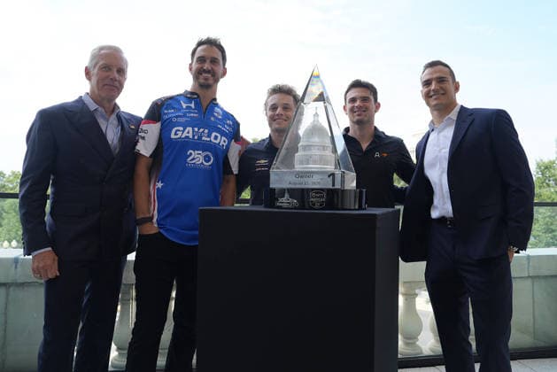 IndyCar drivers Santino Ferrucci (C) of AJ Foyt Racing, Pato O’Ward (2-R) of Arrow McLaren, Alex Palou (R) of Chip Ganassi Racing, and Graham Rahal of Rahal Letterman Lanigan Racing pose alongside Bud Denker (L), president of the Washington Freedom 250 Grand Prix, during the event’s presentation in Washington, D.C. United States, 20 August 2026. Presentation of the Freedom 250 Grand Prix in Washington !ACHTUNG: NUR REDAKTIONELLE NUTZUNG!  Copyright: xOctavioxGuzmánx AME775 20260820-55021190064_1