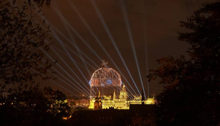 Budapest National Day BUDAPEST, HUNGARY - AUGUST 20 : A view of light shows around the Parliament Building are held to mark the August 20 National Day near the Danube River in Budapest, Hungary on August 20, 2026. Ilkin Eskipehlivan Anadolu Budapest Hungary. Editorial use only. Please get in touch for any other usage.  Copyright: x2026xAnadoluxIlkinxEskipehlivanx