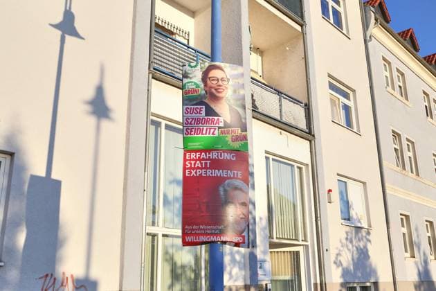 Bitterfeld-Wolfen, Sachsen-Anhalt, Deutschland, 20.08.2026: Wahlplakate für die Landtagswahl 2026 mit Susan Sziborra-Seidlitz (Grüne) und Armin Willingmann (SPD) *** Bitterfeld-Wolfen, Saxony-Anhalt, Germany, August 20, 2026: Election posters for the 2026 state election featuring Susan Sziborra Seidlitz (Greens) and Armin Willingmann (SPD) Copyright: xdtsxNachrichtenagenturx dts_130662