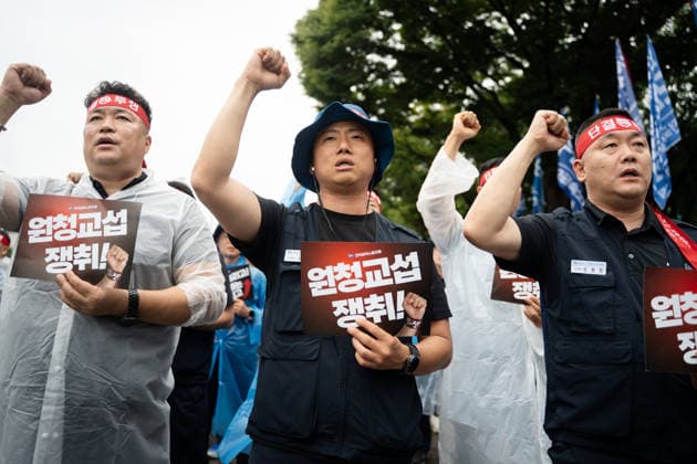 Hyundai Motor s Strike in Seoul, South Korea SEOUL, SOUTH KOREA - AUGUST 21: Hyundai Motor workers take part in a joint strike rally at the company s headquarters in Seoul, South Korea, on August 21, 2026. Hwawon Lee Anadolu Seoul South Korea. Editorial use only. Please get in touch for any other usage.  Copyright: x2026xAnadoluxHwawonxLeex