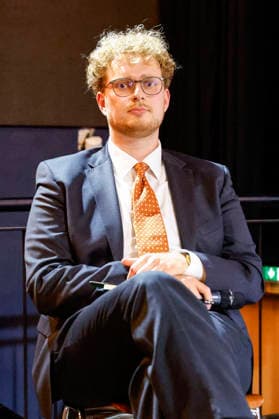 Tim Kehrwieder beim Politsnak des DGB Halle-Dessau und des Landesbüros Sachsen-Anhalt im Puschkino. Halle (Saale), 20.08.2026 *** Tim Kehrwieder at the political discussion hosted by the DGB Halle-Dessau and the Saxony-Anhalt State Office at the Puschkino in Halle-Saale, August 20, 2026 Foto:xR.xStoffelsx xFuturexImagex politsnack_6813