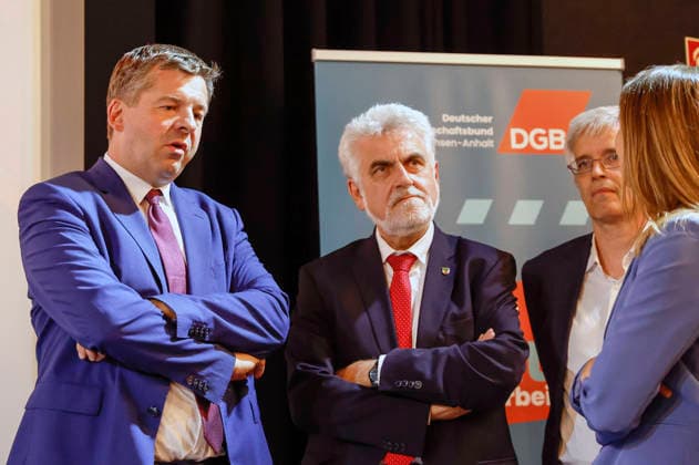 Sven Schulze, Armin Willigmann, Olaf Meister und Claudia Wittig beim Politsnak des DGB Halle-Dessau und des Landesbüros Sachsen-Anhalt im Puschkino. Halle (Saale), 20.08.2026 *** Sven Schulze, Armin Willigmann, Olaf Meister, and Claudia Wittig at the political discussion hosted by the DGB Halle-Dessau and the Saxony-Anhalt Regional Office at the Puschkino in Halle-Saale, August 20, 2026 Foto:xR.xStoffelsx xFuturexImagex politsnack_6834