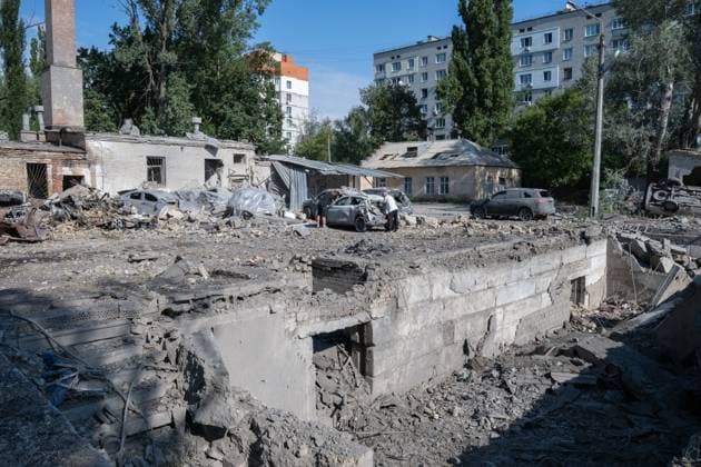 Aftermath of Russian Missile and Drone Attack in Kyiv KYIV, UKRAINE AUGUST 21, 2026: The aftermath of a combined missile and drone attack launched by Russia on Kyiv in the early hours of August 20, 2026. According to Kyiv Mayor Vitali Klitschko, at least 15 people were killed and 33 others injured. August 21 has been declared a day of mourning in the capital for the victims of the attack. Kyiv Ukraine Copyright: x xNastassiaxKantorowiczxTorresx xJNAxPressx