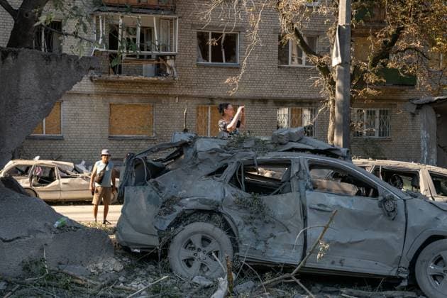 Aftermath of Russian Missile and Drone Attack in Kyiv KYIV, UKRAINE AUGUST 21, 2026: The aftermath of a combined missile and drone attack launched by Russia on Kyiv in the early hours of August 20, 2026. According to Kyiv Mayor Vitali Klitschko, at least 15 people were killed and 33 others injured. August 21 has been declared a day of mourning in the capital for the victims of the attack. Kyiv Ukraine Copyright: x xNastassiaxKantorowiczxTorresx xJNAxPressx