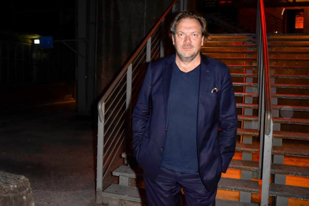 ABB HUEBNER_ Charly Huebner Schauspieler bei der NRW Kino Film Premiere Spaziergang nach Syrakus im Freilicht Kino Stadtwerke Sommerkino Landschaftspark am 20.AUGUST 2026 in Duisburg NRW Deutschland *** ABB HUEBNER Charly Huebner, actor at the NRW Kino film premiere of *A Walk to Syracuse* at the Stadtwerke Summer Cinema in the Landschaftspark on August 20, 2026, in Duisburg, NRW, Germany