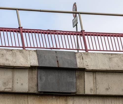 Hauptprüfung Niederrheinbrücke Wesel ** NUR FÜR REDAKTIONELLE ZWECKE ** EDITORIAL USE ONLY **<p>Im Zuge der Hauptprüfung der Niederrheinbrücke Wesel berichten Leonard Schulte-Hammerschmidt und Tobias Hucke von Straßen NRW am Freitag, den 22.08.2026 warum die Weseler Rheinbrücke für turnusgemäße Wartungsarbeiten gesperrt wird. Hier der Übergang vom Festland zur Brücke. Deutschland NRW Wesel Copyright: ErwinxPottgiesser *** Major Inspection of the Wesel Lower Rhine Bridge ** FOR EDITORIAL PURPOSES ONLY ** EDITORIAL USE ONLY ** p As part of the major inspection of the Wesel Lower Rhine Bridge, Leonard Schulte Hammerschmidt and Tobias Hucke of Straßen NRW reported on Friday, August 22, 2026, on why the Wesel Rhine Bridge is being cl Copyright: ErwinxPottgiesser doc8796i84f0zo4h1auf9w ,EDITORIAL USE ONLY
