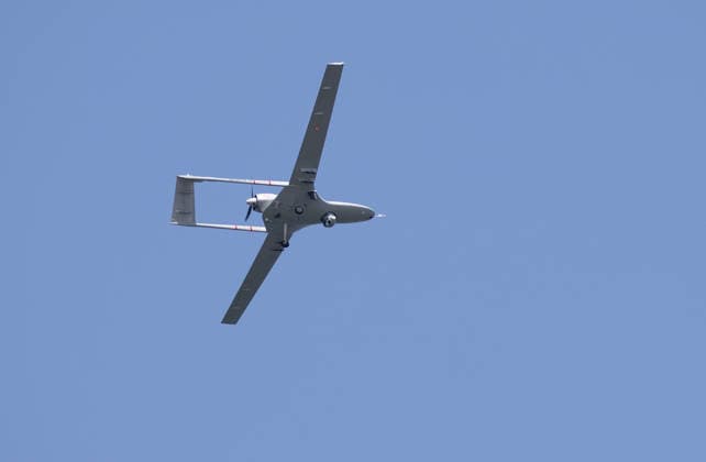 TEKNOFEST Blue Homeland KOCAELI, TURKIYE - AUGUST 21: Bayraktar TB2 and TB3 carrier-based medium-altitude long-endurance (MALE) unmanned combat aerial vehicles (UCAV) perform demonstration flight during the TEKNOFEST Blue Homeland at the Golcuk Naval Shipyard Command in Kocaeli, Turkiye, on August 21, 2026. Organized under the main leadership of the Turkish National Defense Ministry and the Turkish Technology Team Foundation (T3 Foundation), with Anadolu as the Global Communication Partner, the event showcases Turkiye s maritime power, defense capabilities, and indigenous technologies. Gathering technology and defense industry enthusiasts around a maritime focus, the festival will welcome visitors through August 23. Ibrahim Yozoglu Anadol  Copyright: x2026xAnadoluxIbrahimxYozoglux