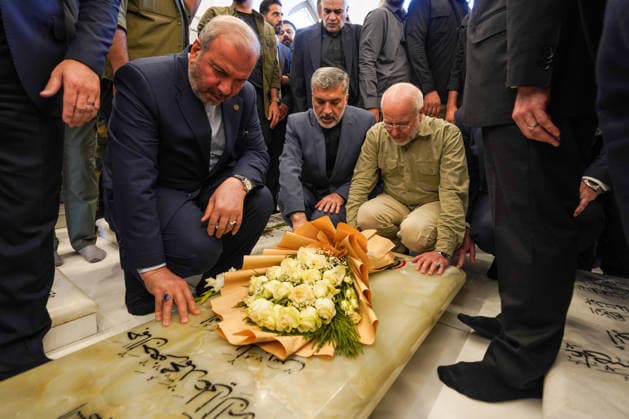 Iranian Parliament Speaker Mohammad Bagher Ghalibaf in Iraq NAJAF, IRAQ - AUGUST 21: Iranian Parliament Speaker Mohammad Bagher Ghalibaf visits the grave of Abu Mahdi al-Muhandis, former deputy head of the Popular Mobilization Forces (Hashd al-Shaabi), who was killed in a U.S. strike, in Najaf, Iraq, on August 21, 2026. Karar Essa Anadolu Najaf Iraq. Editorial use only. Please get in touch for any other usage.  Copyright: x2026xAnadoluxKararxEssax