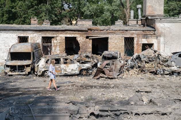 August 21, 2026, Kyiv, Ukraine: The aftermath of a combined missile and drone attack launched by Russia on Kyiv. According to Kyiv Mayor Vitali Klitschko, at least 15 people were killed and 33 others injured. August 21 has been declared a day of mourning in the capital for the victims of the attack. Kyiv Ukraine  - ZUMAq101 20260821_zna_q101_021 Copyright: xNastassiaxKantorowiczxTorresx
