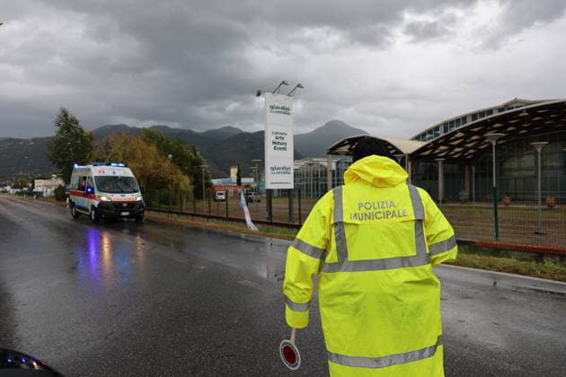 RECORD DATE NOT STATED IPA87664854 - Marina di Pietrasanta: Damage Caused by Severe Weather in Versilia—Rain, Thunderstorms, and Wind Cause Disruption and Damage to Beach Resorts and Tourists; Fallen Trees  Copyright: xx xx 87664854.jpeg