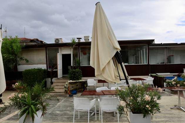 RECORD DATE NOT STATED IPA87664892 - Versilia (Lu) Two tornadoes struck Viareggio and Marina di Pietrasanta, causing damage to beach resorts and toppling trees onto houses and streets. Pictured: damage to a beach resort in Viareggio  Copyright: xx xx 87664892.jpeg