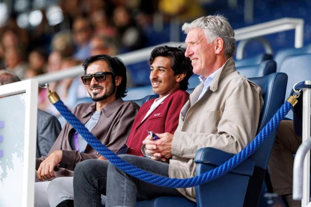 AACHEN - FEI World Championships 2026, AACHEN - FEI World Championships 2026 AL THANI Sheikh Jassim bin Hamad, AL THANI Sheikh Fahad Jassim H K, BEERBAUM Ludger Auf der Vip Tribüne in Aachen Jumping competition (penalties time) for Young Riders Aachen, Reitstadion Soers 21. August 2026 - *** AACHEN FEI World Championships 2026, AACHEN FEI World Championships 2026 AL THANI Sheikh Jassim bin Hamad, AL THANI Sheikh Fahad Jassim H K, Ludger Beerbaum in the VIP Box in Aachen; Jumping Competition Penalties and Time for Young Riders, Aachen, Soers Equestrian Stadium, August 21, 2026