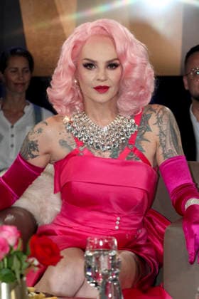 ABB TALKSHOW- Belle la Donna Hamburger Burlesque Kuenstlerin, Saengerin, Tarnzerin zu Gast in der NDR Talkshow unter dem Motto 400 Jahre Reeperbahn Spezial aus dem NDR 3 Studio am Freitag 21.AUGUST 2027 in Hamburg Aufzeichnung vom 01.07.2026 Hamburg Deutschland *** ABB TALK SHOW Belle la Donna, Hamburg-based burlesque artist and singer, dancer as a guest on the NDR talk show themed 400 Years of the Reeperbahn Special from the NDR 3 studio on Friday, August 21, 2027, in Hamburg; recorded on July 1, 2026, in Hamburg, Germany