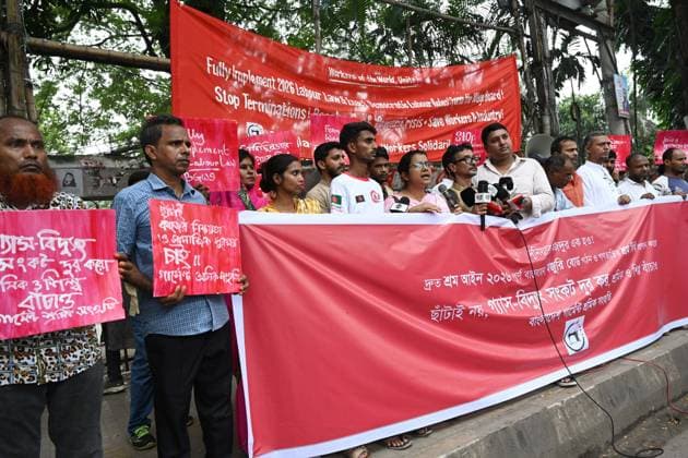 August 21, 2026, Dhaka, Bangladesh: DHAKA, BANGLADESH, AUGUST 21, 2026: Activists from Bangladesh Garment Workers Solidarity take part in a protest rally in Dhaka, demanding full implementation of the 2026 labour law, democratic labour rules, action by the wage board, an end to worker terminations, and measures to address gas and power shortages affecting workers and the garment industry. Dhaka Bangladesh  - ZUMAq101 20260821_zna_q101_113 Copyright: xMamunurxRashidx