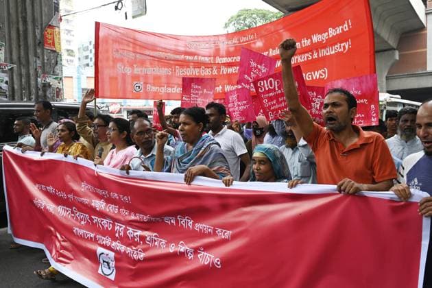 August 21, 2026, Dhaka, Bangladesh: DHAKA, BANGLADESH, AUGUST 21, 2026: Activists from Bangladesh Garment Workers Solidarity take part in a protest rally in Dhaka, demanding full implementation of the 2026 labour law, democratic labour rules, action by the wage board, an end to worker terminations, and measures to address gas and power shortages affecting workers and the garment industry. Dhaka Bangladesh  - ZUMAq101 20260821_zna_q101_119 Copyright: xMamunurxRashidx