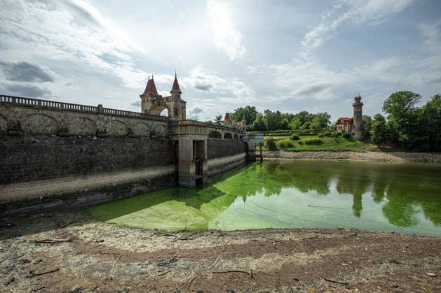 Low water level at the Les Kralovstvi reservoir on the Elbe river in Bila Tremesna near Dvur Kralove nad Labem, Trutnov region, Czech Republic, during the current drought, on August 21, 2026. (CTKxPhoto DavidxTanecek) CTKPhotoP2026082104824  CTKPhotoP2026082104824