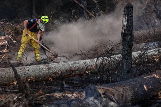 A guided visit is organized to the firefighters still active on the site of the fires in the Hautes Fagnes (High Fens) nature reserve, on Friday 21 August 2026. The fire started on August 14th and 3000 hectares (on a total of 4500) are impacted.  JULIENxWARNAND 183919122