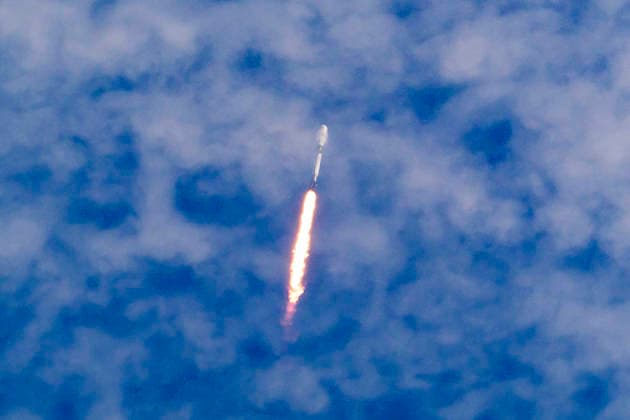 August 21, 2026, Cape Canaveral, Florida, USA: A SpaceX Falcon 9 rocket carrying 29 Starlink satellites, lifts off from Space Launch Complex-40 at Cape Canaveral Space Force Station, Florida, at 11:14 a.m. EDT on Aug. 21, 2026. Cape Canaveral USA - ZUMAb268 20260821_znp_b268_002 Copyright: xJenniferxBriggsx