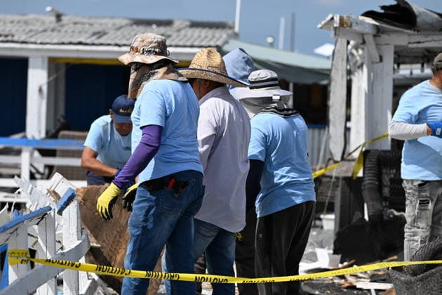 Tornado damage at Atlantic Beach in Long Island, New York NEW YORK, UNITED STATES - AUGUST 21: Cleanup efforts ongoing after tornado struck Atlantic Beach in Long Island, New York, United States on Friday, August 21, 2026. Cleanup efforts are underway after a tornado struck Atlantic Beach on Long Island Thursday evening. The state of emergency put in place following the tornado in Nassau County was lifted Friday morning. The National Weather Service confirmed the tornado in a statement Friday morning. The tornado hit the Sun and Surf Beach Club at around 7:11 Thursday night. The place was packed with about 100 people at the time. There were no serious injuries. Kyle Mazza Anadolu New York United States. Editorial use only. Please get in t  Copyright: x2026xAnadoluxKylexMazzax