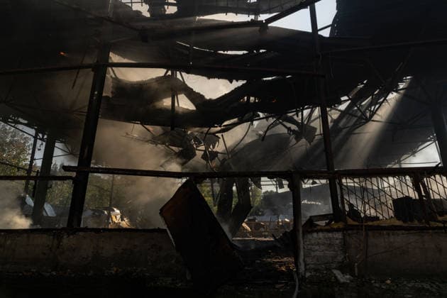 Aftermath of Russian drone attack in Kramatorsk, Ukraine KRAMATORSK, UKRAINE - AUGUST 21: A view of a destroyed warehouse on fire following a Russian drone strike in Kramatorsk, Ukraine, on August 21, 2026. Francisco Richart Anadolu Donetsk Oblast Ukraine. Editorial use only. Please get in touch for any other usage.  Copyright: x2026xAnadoluxFranciscoxRichartx