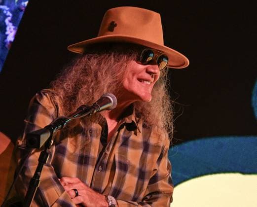 EXCLUSIVE: Las Vegas Songwriters Festival 2026 - Day 2 EXCLUSIVE: Billy Montana, Eric Paslay and Earl Bud Lee perform during the Las Vegas Songwriters Festival 2026 at Mandalay Bay Resort & Casino. 21 Aug 2026 Pictured: Earl Bud Lee.  Copyright: xThexMegaxAgencyxMBS MEGAx
