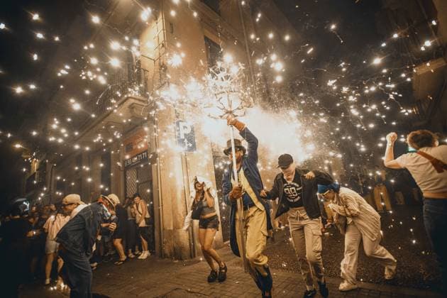 August 21, 2026, Barcelona, Catalonia, Spain: Fire runners in devil costumes charge through showers of sparks to the beat of drums during the traditional Ã¢â‚¬ËœCorrefocsÃ¢â‚¬â ¢ at BarcelonaÃ¢â‚¬â ¢s iconic Festa Major de Gracia. Barcelona Spain - ZUMAo105 20260821_fap_o105_006 Copyright: xMatthiasxOesterlex