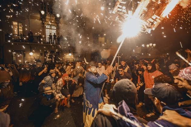 August 22, 2026, Barcelona, Catalonia, Spain: Fire runners in devil costumes charge through showers of sparks to the beat of drums during the traditional Ã¢â‚¬ËœCorrefocsÃ¢â‚¬â ¢ at BarcelonaÃ¢â‚¬â ¢s iconic Festa Major de Gracia. Barcelona Spain - ZUMAo105 20260822_fap_o105_009 Copyright: xMatthiasxOesterlex
