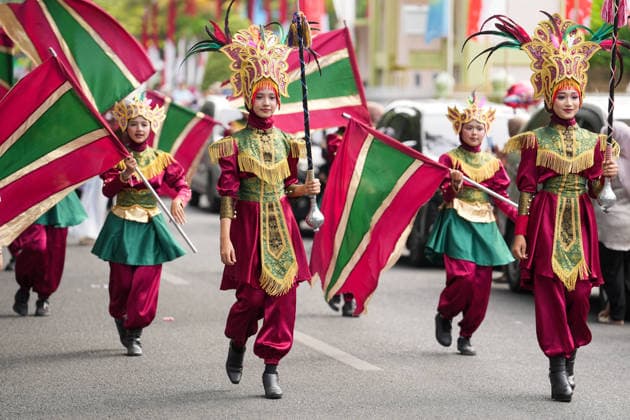 August 22, 2026, Banda Aceh, Aceh, Indonesia: Kindergarten children, accompanied by their teachers and parents, were seen participating in an Independence Day parade in Banda Aceh, Aceh Province, Indonesia, on Saturday. Dressed in traditional costumes from various regions and outfits representing diverse professions, the thousands of participants paraded through the city to celebrate Indonesia s independence, with the aim of fostering a sense of nationalism and togetherness from an early age. Banda Aceh Indonesia  - ZUMAi115 20260822_zip_i115_012 Copyright: xMuhammadxIqbalx