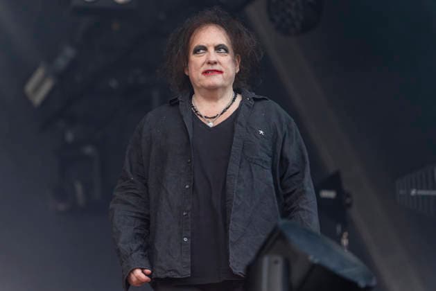 The Cure perform at Wythenshawe Park Robert Smith of The Cure performs at Wythenshawe Park, Manchester, England, 21st August 2026, Credit:Mike Gray MIKE GRAY - B4227 Avalon  Copyright: xMikexGrayx xMIKExGRAYx-xB4227x xAvalonx 1127050353