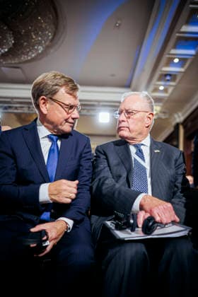 Johann Wadephul (CDU), Bundesaussenminister, besucht das IX. Internationale Veteranenforum der Ukraine. Hier zusammen mit Joseph Keith Kellogg, US-Sondergesandter fuer die Ukraine. Kyjiw, 22.08.2026. Fotografiert im Auftrag des Auswaertigen Amtes Kyjiw Ukraine *** Johann Wadephul (CDU), Federal Minister of Foreign Affairs, visits the 9th International Veterans Forum of Ukraine. Pictured here with Joseph Keith Kellogg, U.S. Special Envoy for Ukraine. Kyiv, August 22, 2026. Photographed on behalf of the Federal Foreign Office, Kyiv, Ukraine. Copyright: xThomasxTrutschel AAx