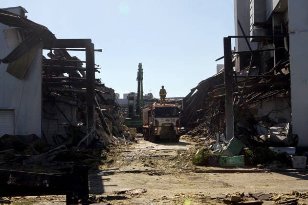 State Emergency Service rescue workers remove the rubble at the Soniachna Halereia shopping and entertainment centre, damaged by a Russian drone strike in Kryvyi Rih, Ukraine, August 22, 2026. On Friday, August 21, Russian forces carried out a double drone attack on the city’s largest mall. Rescue and recovery operations are underway, with workers dismantling damaged reinforced concrete and metal structures and examining the rubble. Nine people, including two children, remain missing. A total of 130 civilians, among them 25 children, sustained injuries of varying severity, while the death toll has risen to 16. (Photo by Mykola Miakshykov Ukrinform) SAR operation ongoing after Russian strike on shopping centre in Kryvyi Rih  Copyright: xMykolaxMiakshykovx