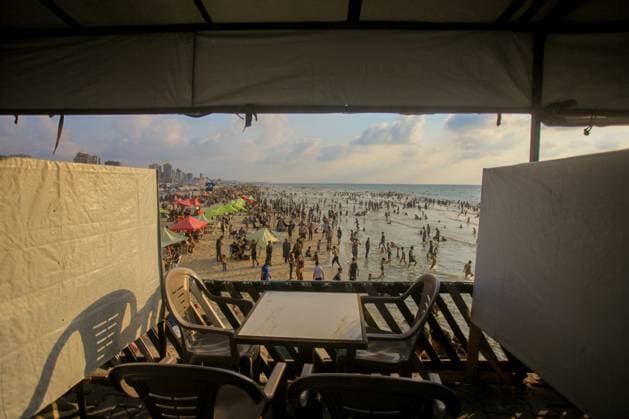 RECORD DATE NOT STATED Displaced Palestinians Struggle to Survive Amid Gaza™s Ruins (INT) Displaced Palestinians Struggle to Survive Amid Gaza™s Ruins. August 21, 2026 Gaza, Palestine: Displaced Palestinians living along the coastal area of Gaza City carry out their daily activities among the ruins of destroyed buildings at sunset. Families who have lost their homes during the war struggle to survive in makeshift tents pitched beside the rubble and inside heavily damaged structures, amid severe humanitarian conditions and shortages of basic necessities across the Gaza Strip. Credit: Hashem Zimmo Thenews2(Foto: Hashem Zimmo Thenews2 imago images) Displaced Palestinians Struggle to Survive Amid Gaza™s Ruins  Copyright: xHashemxZimmox