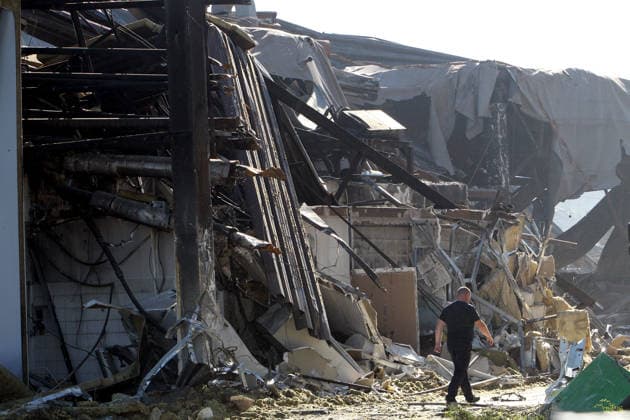 SAR operation ongoing after Russian strike on shopping centre in Kryvyi Rih The Soniachna Halereia shopping and entertainment centre is damaged by a Russian drone strike in Kryvyi Rih, Ukraine, August 22, 2026. On Friday, August 21, Russian forces carried out a double drone attack on the city™s largest mall. Rescue and recovery operations are underway, with workers dismantling damaged reinforced concrete and metal structures and examining the rubble. Nine people, including two children, remain missing. A total of 130 civilians, among them 25 children, sustained injuries of varying severity, while the death toll has risen to 16., Credit:Mykola Miakshykov Ukrinform Avalon Ukraine, Dnipropetrovsk region, Kryvyi Rih  Copyright: xMykolaxMiakshykovx xUkrinformx xAvalonx 1127343588
