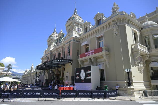 Start of the Vuelta a Espana in Monaco Start of the Vuelta a Espana at the Monte Carlo Casino on August 22, 2026, in Monaco, France. The 2026 Vuelta a Espana begins today, August 22, in Monaco and ends on Sunday, September 13, in Granada. There will be 21 stages, 3,275 km, and more than 58,000 meters of cumulative elevation gain. For the first time, the final finish will not be in Madrid, but near the Alhambra. AUGUST 22, 2026 CYCLING TOUR ROYALTY CYCLING BIKES BICYCLES TIME TRIAL START FIRST STAGE MONACO TOUR CASINO Monaco France Monaco France Spain  Copyright: xLaurentxCoustx xEuropaxPressx 7726094