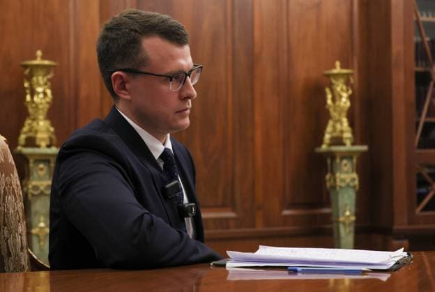 Russia Putin Interview 9226691 22.08.2026 Journalist Pavel Zarubin poses a question to Russian President Vladimir Putin during an interview at the Kremlin in Moscow, Russia. Mikhail Metzel Sputnik Moscow Russia  Copyright: xMikhailxMetzelx