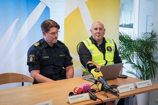 FAGERSTA, SVERIGE 20260822 Lokalomradeschef Tommy Alriksson och polisens presstalesperson Magnus Jansson Klarin da Fagersta kommun och polisen haller pressträff med anledning av skoldadet mot Brinellskolan pa fredagen. En 17-arig flicka dödades och flera andra skadades av en man med svärd. FAGERSTA SVERIGE x10658x *** FAGERSTA, SWEDEN 20260822 Local District Chief Tommy Alriksson and police press spokesperson Magnus Jansson Klarin held a press conference on Friday on behalf of the Fagersta Municipality and the police regarding the school attack at Brinell School. A 17-year-old girl was killed and several others were injured by a man wielding a sword. FAGERSTA, SWEDEN x10658x  Copyright: xMagnusxLejhall TTx SKOLDAD FAGERSTA laRwLduxH1Q