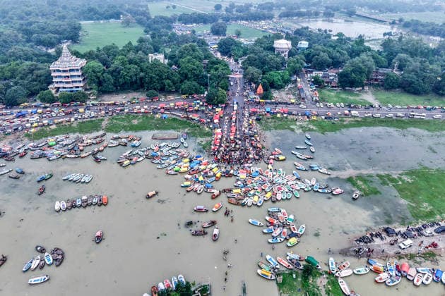 RECORD DATE NOT STATED An aerial view of a floating jetty inundated by the swollen waters of the Ganga and Yamuna rivers near the Sangam Prayagraj, Aug 22 (ANI): An aerial view of a floating jetty inundated by the swollen waters of the Ganga and Yamuna rivers near the Sangam, in Prayagraj on Saturday. Prayagraj Uttar Pradesh India Copyright: xANIx ANI_20260822212