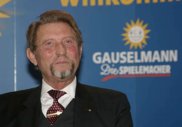 Archivfoto: Paul GAUSELMANN ist im Alter von 91 Jahren gestorben, 10SN_PGAUSEL230204WI.jpg Paul GAUSELMANN, Deutschland, Manager, Unternehmer, Vorstandsvorsitzender der Gauselmann AG, Spielgeraete, Muenzspielautomaten, Portrait, Querformat, 23.02.2004. Ã‚ *** File photo: Paul GAUSELMANN has died at the age of 91, 10SN PGAUSEL230204WI jpg Paul GAUSELMANN, Germany, manager, entrepreneur, CEO of Gauselmann AG, gaming machines, slot machines, portrait, landscape format, February 23, 2004