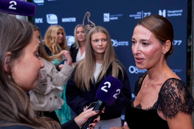 Rod loper for Amandaprisen 2026 Haugesund 20260822. Skuespiller Pia Tjelta ankommer Amandaprisen 2026 som deles ut pa Festiviteten i Haugesund lordag kveld. Foto: Jan Kare Ness NTB Haugesund Norge YNPJWLdcBvg EDITORIAL USE ONLY Ref:_ENTYNPJWLdcBvg.jpg *** Rod is a nominee for the 2026 Amanda Award Haugesund 20260822 Actress Pia Tjelta arrives at the 2026 Amanda Awards, which will be presented at Festiviteten in Haugesund on Saturday evening. Photo: Jan Kare Ness, NTB, Haugesund, Norway, YNPJWLdcBvg EDITORIAL USE ONLY Ref ENTYNPJWLdcBvg jpg  Copyright: xJanxKarexNessx xNTBx