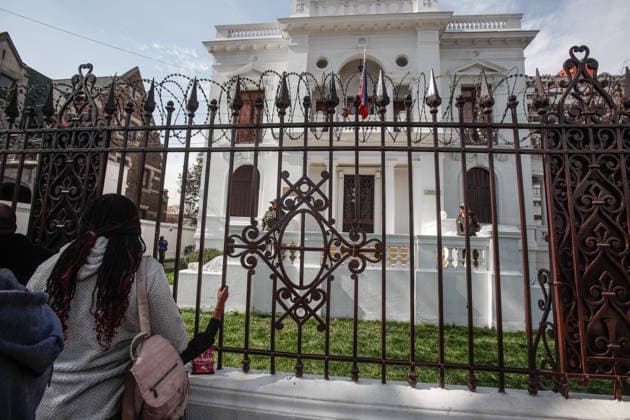Santiago, August 22, 2026 The Haitian Embassy in Santiago is stormed by Haitian citizens due to issues with embassy staff and excessive fees for the paperwork required to work in Chile. Diego Martin Aton Chile, Aton 1182668 jpeg  Copyright: DIEGOxMARTIN ATONxCHILE